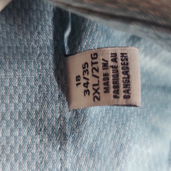 Clavin Klein blue button up shirt - Picture 3 of 5